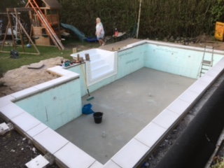 Pool build